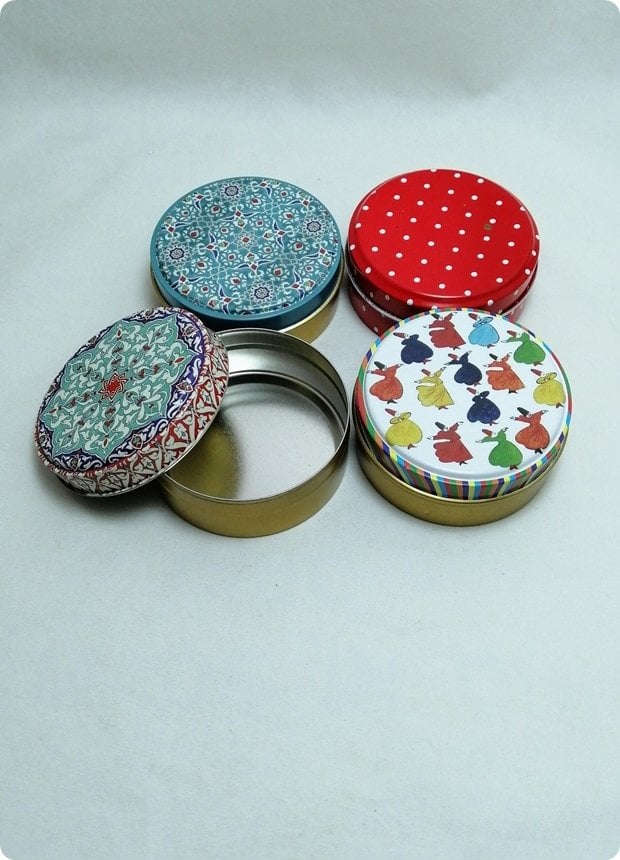 12 Li 7,5x3 Cm Karışık Renkli Teneke Mum Kutusu