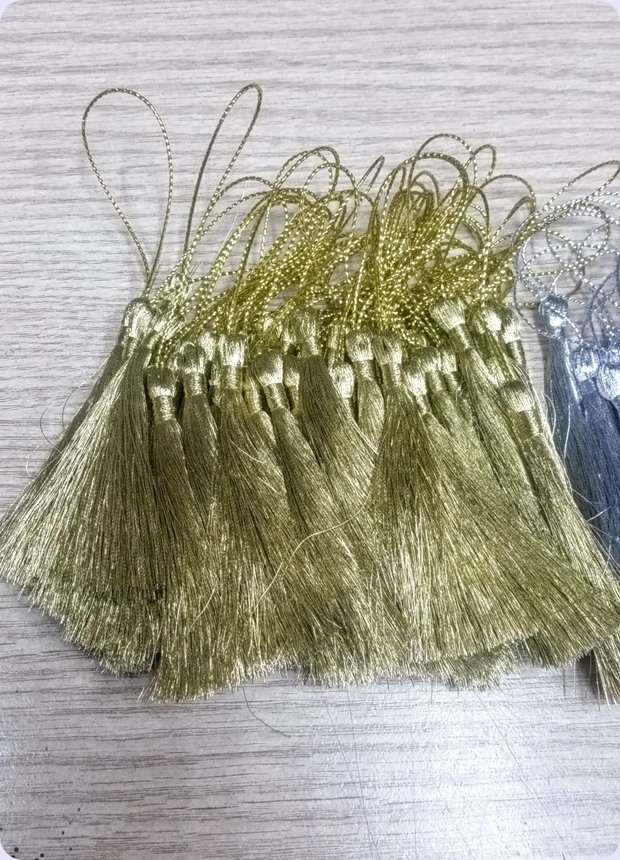 100 lü Yaldızlı Simli Püskül