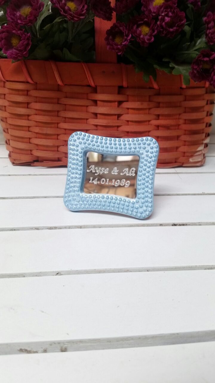 Kişiye Özel Akrilik Ayna Etiketli Noktalı Polyester Çerçeve