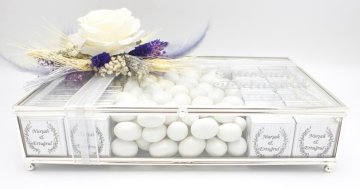 Metal Kenarlı Kutuda Etiketli Madlen Çikolata & Badem GUMUS