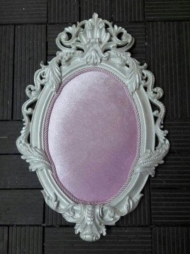 Bebek Odası ; Barok Yapraklı Polyester Kumaş Kaplı Kapı Süsü Fon