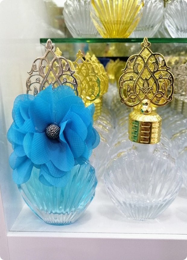 12 Li Metalize Güneş Tepelikli İstridye Cam Kolonya Şişesi