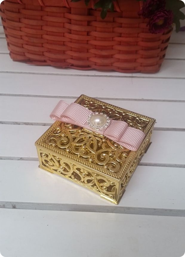 Etrafı Taşlı Büyük inci