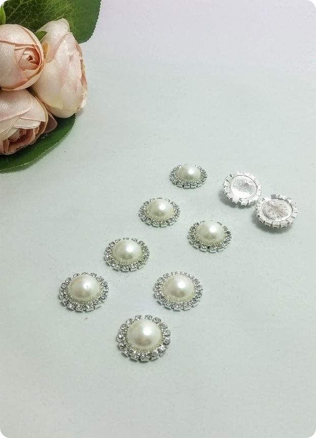 Etrafı Taşlı Büyük inci