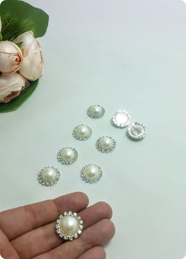 Etrafı Taşlı Büyük inci