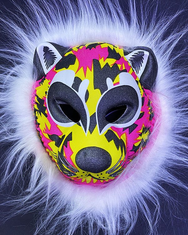 Beyaz Peluşlu Rengarenk Kırılmaz Yumuşak Leopar Tiger Köpek Maskesi 22x19 cm