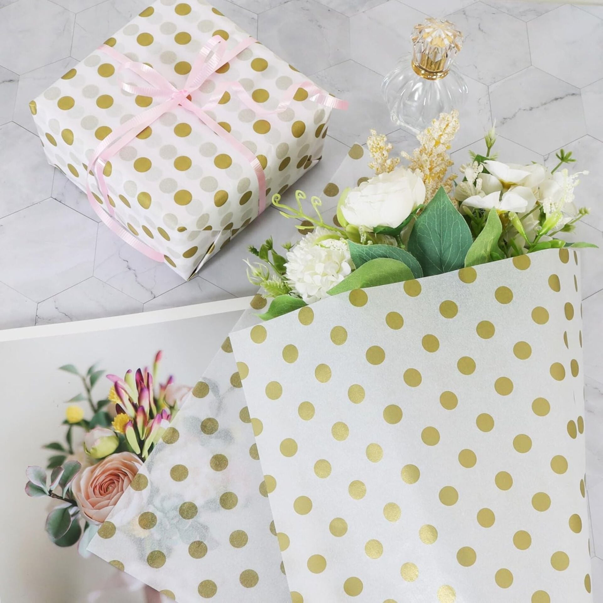 Altın Puantiyeli Pelur Kağıt, Dekoratif Hediye Paketleme ve Ambalaj Kağıdı 50x70 Cm, 1 Kg ~ 135 Adet