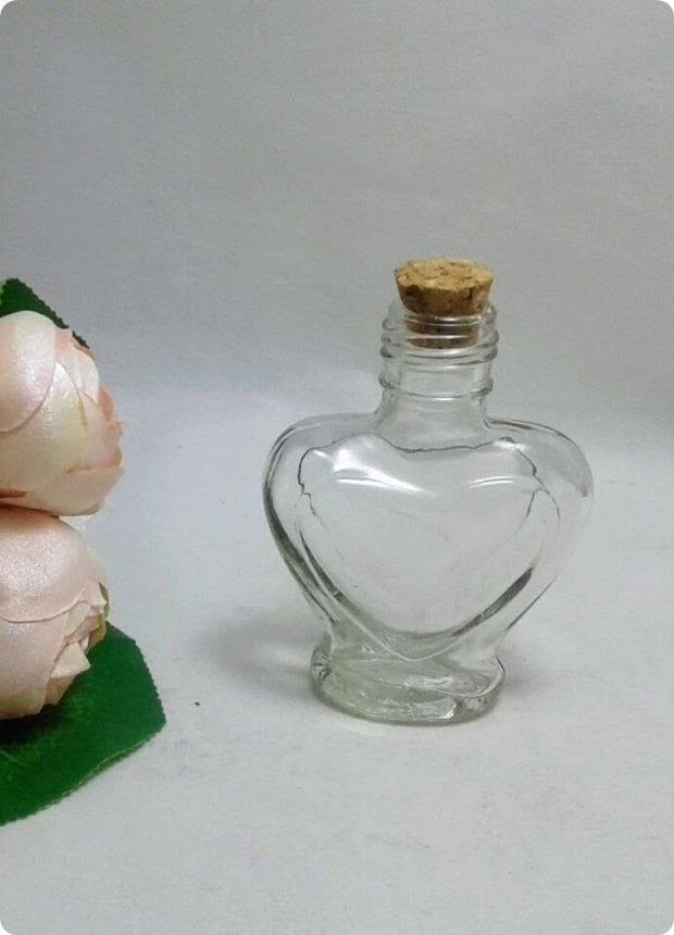 30 Lu Mantar Kapaklı 50 cc Cam Kalp Şişe
