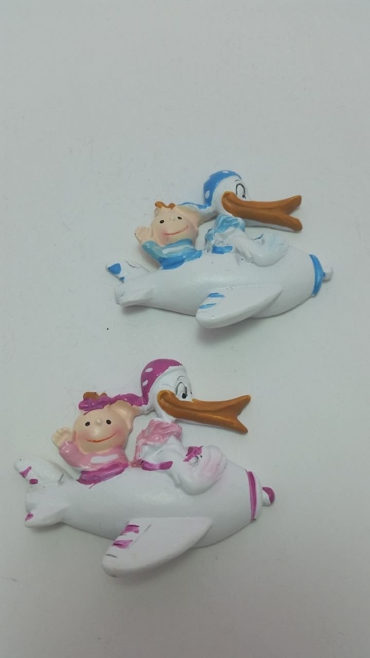 bebek ve donald duck uçakta