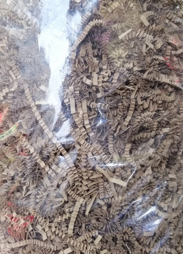 Renkli Zigzag Kırpık Kağıt Rafya Asetat Kutu Taban Süsü
