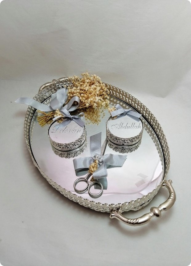 Süslü Metal OVAL yükselticili çiçekli yüzük tepsisi ALTIN