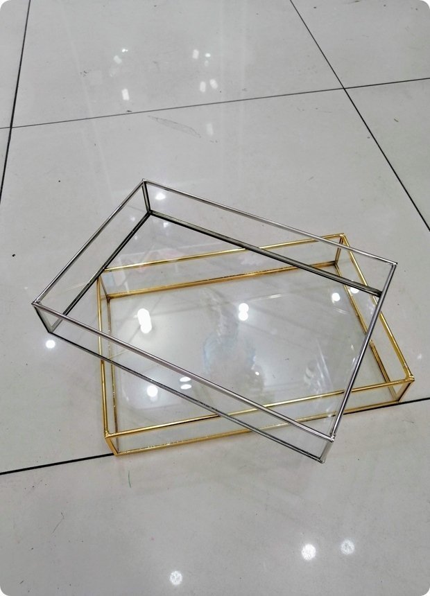 30X20 Cm Metal Kenarlı cam tepsi ALTIN