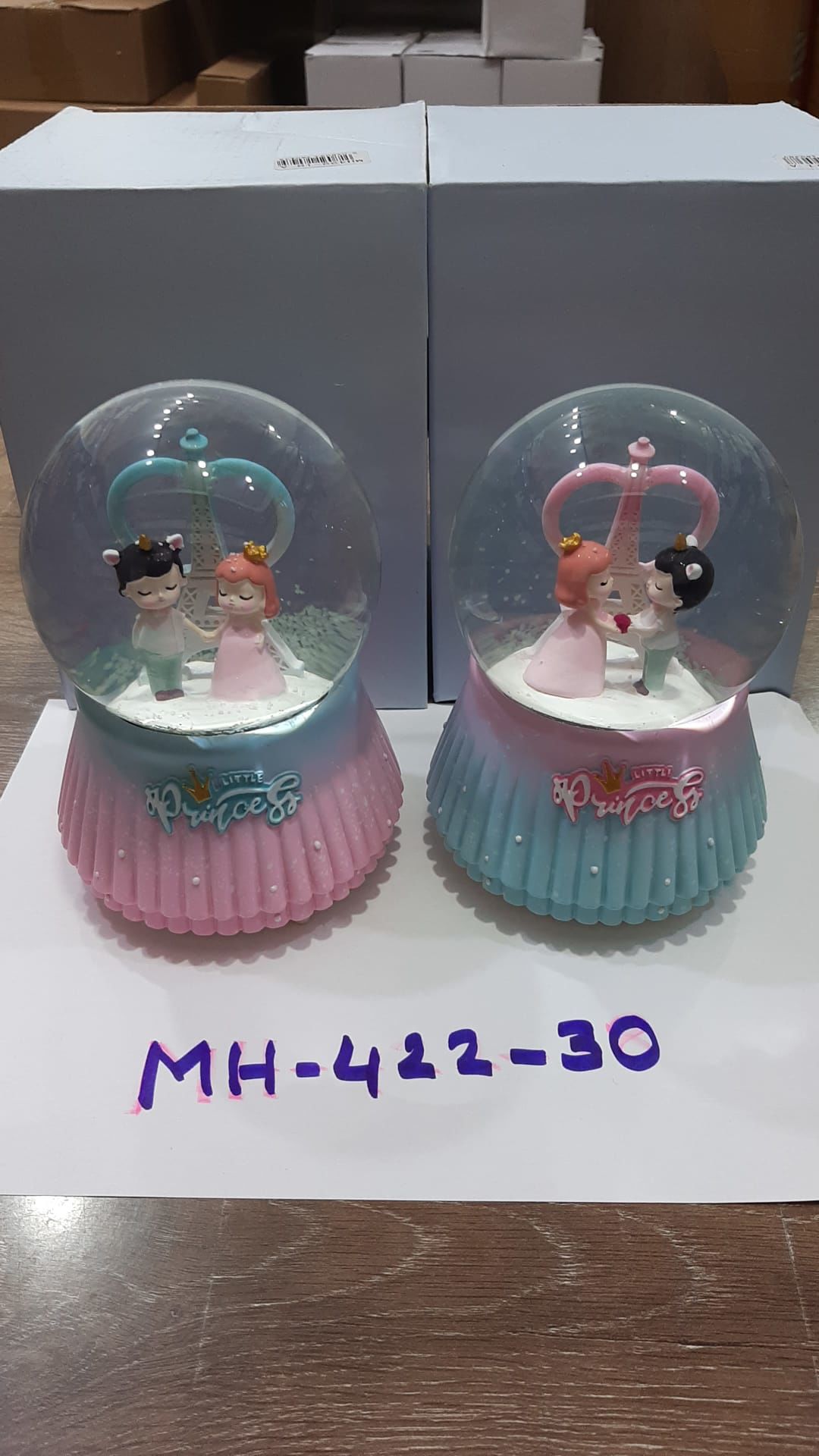 Işıklı Müzikli Püskürtmeli Kar Küresi Büyük Boy