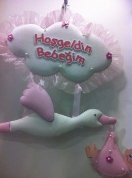 Bebek odası kapı süsü bulut, leylek, kundakta bebek