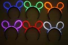 Karanlıkta Parlayan Fosforlu Glow  Taç Tavşan Kulağı Tacı Sarı Renk