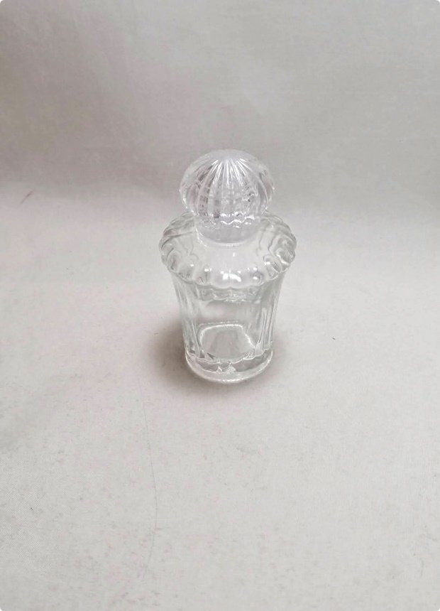 50 cc Mini Taç Kapaklı Çizgili Cam Kolonya Şişesi