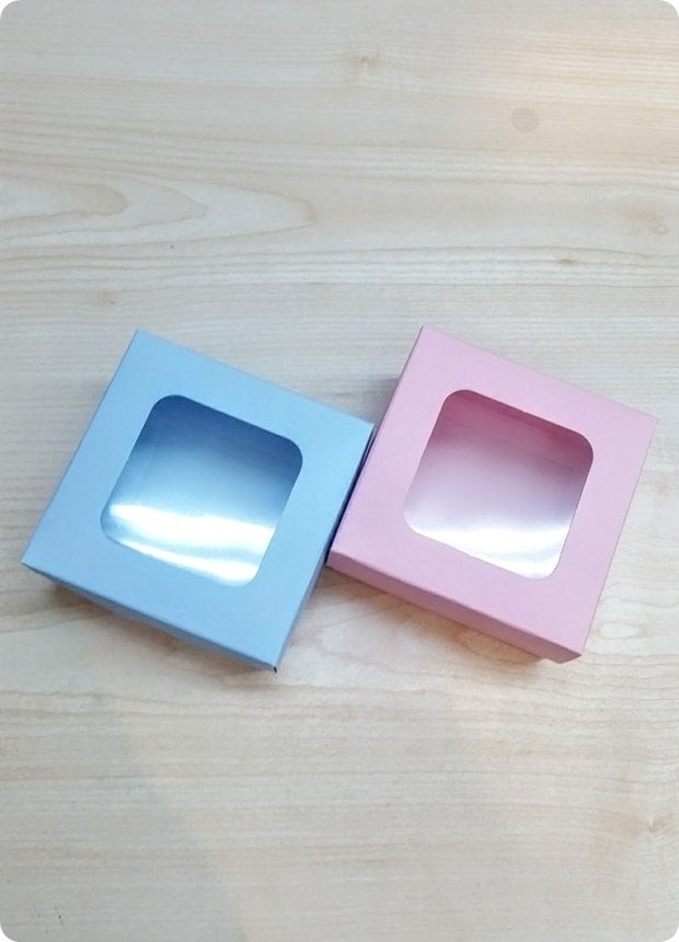 10x10x5 cm Kare Pencereli Karton Asetat Kutu 20 li