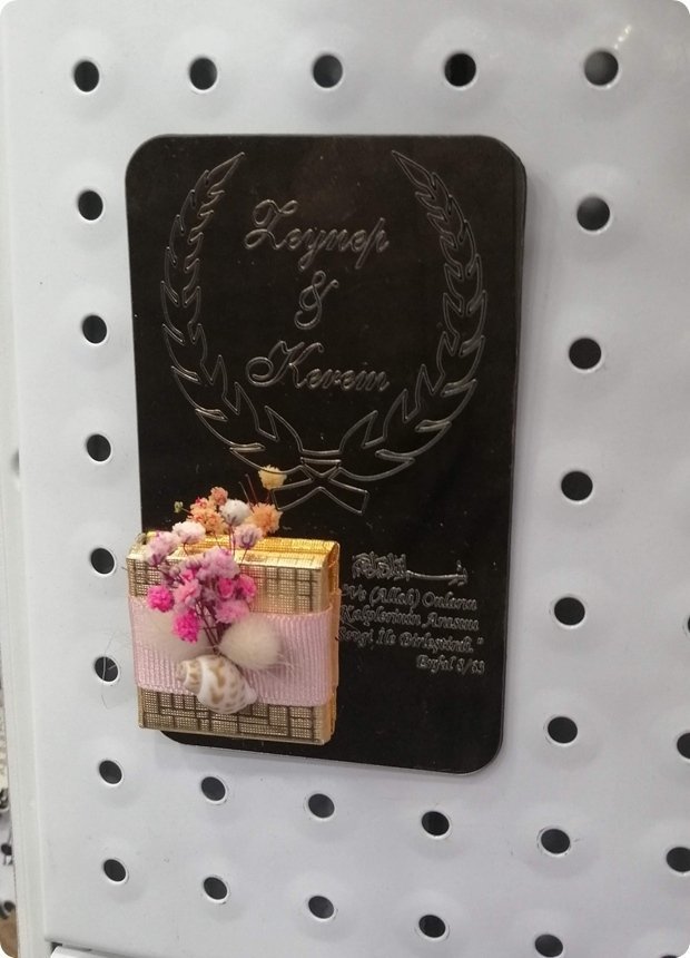 20 li Çiçekli Çikolata ile süslü Pleksi Nikah Şekeri GUMUS
