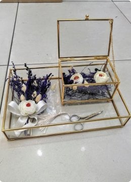 Süslü Dikdörtgen metal kutulu yüzük tepsisi ALTIN