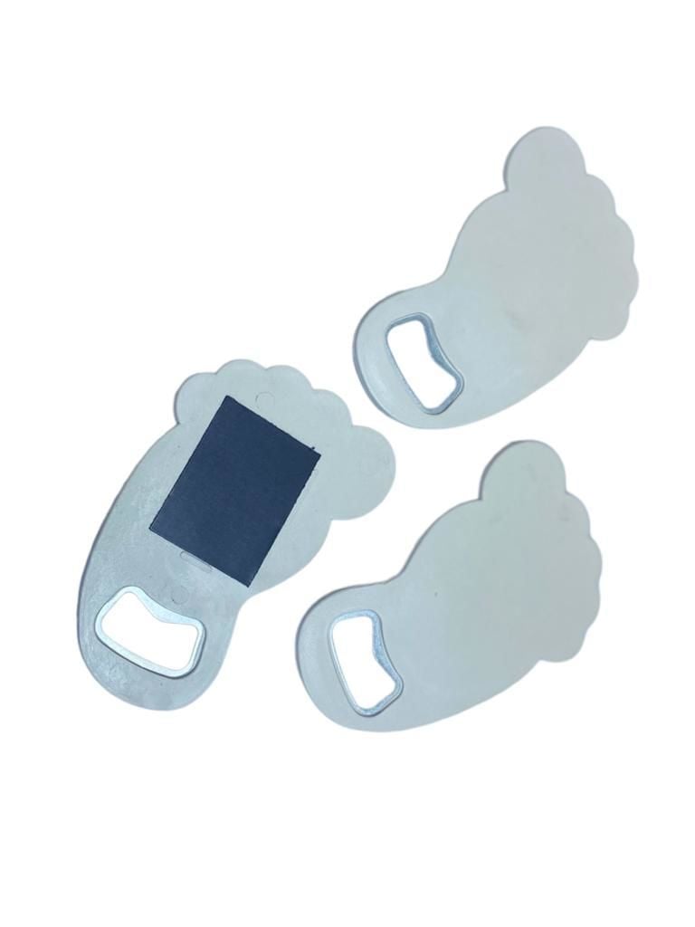 Ayak şeklinde mıknatıslı açacak(11*7cm)
