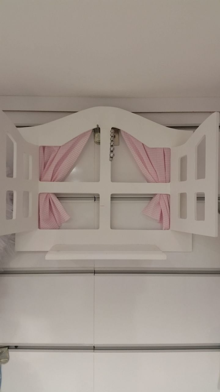 Bebek odası ahşap pencere kapı süsü