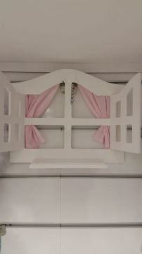 Bebek odası ahşap pencere kapı süsü