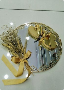 Başak süslemeli Yuvarlak yükselticili metal tepsi