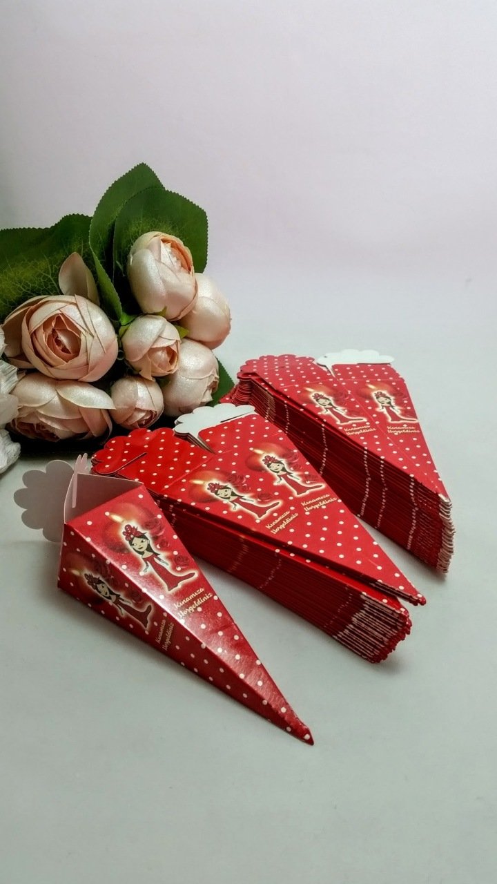 50 li Karton Puantiyeli Kına Çerez Külahı