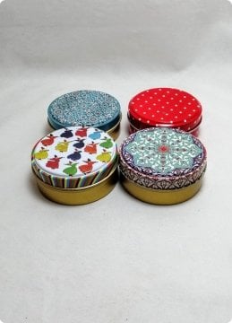 12 Li 7,5x3 Cm Karışık Renkli Teneke Mum Kutusu