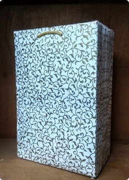 25 Li 17x25 cm Selefonlu Karton Çanta / Poşet Beyaz Zemin Sarmaşık Desen