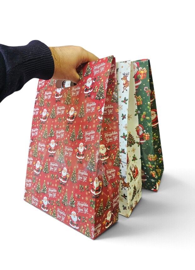 6 lı Paket 24x34x9 cm El Geçmeli Yılbaşı desenli Karton çanta