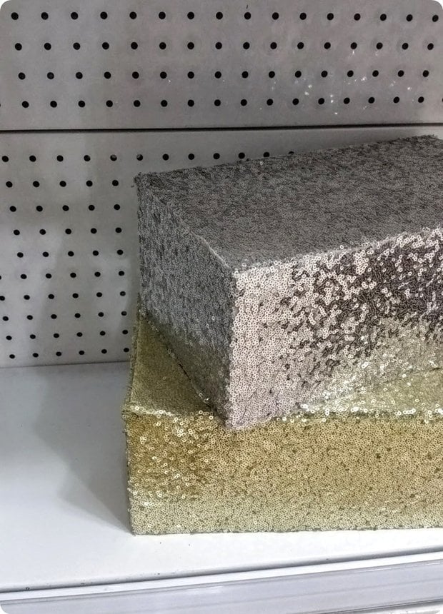 30 cm dikdörtgen payet kumaşlı altlık Yükselti