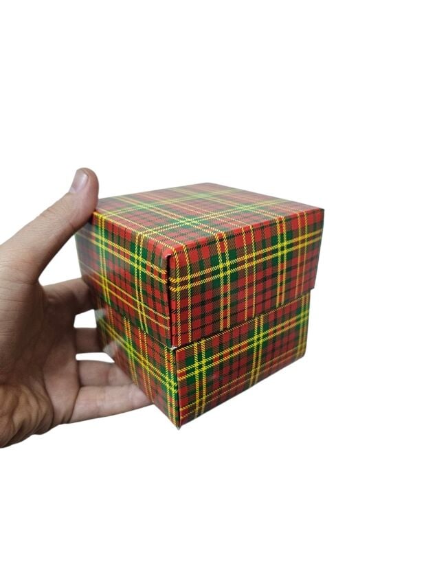 10x10x10 cm Yılbaşı Piti Kare Çizgili (Kırmızı Yeşil) Komple Karton Hediyelik Kutular