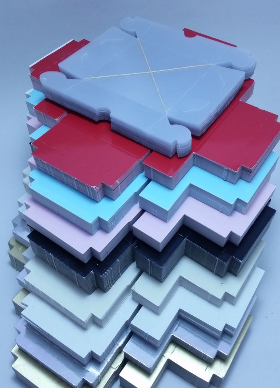 Katlanmamış 8x8x3 cm Altı Karton Asetat Kapaklı Kutu