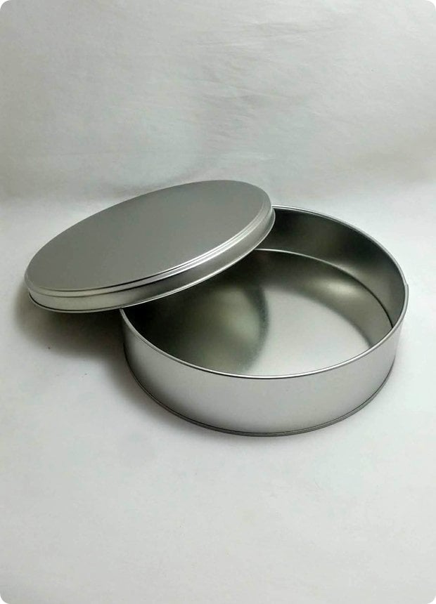 Yuvarlak teneke çikolata madlen hediyelik kutu