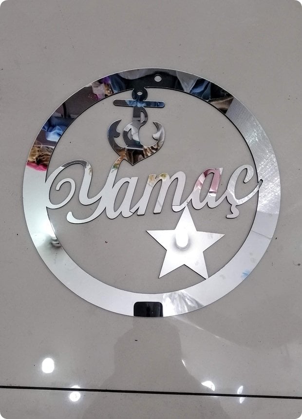 İsim Yazılı Yuvarlak Pleksi Ayna Kapı Süsü (30 Cm)