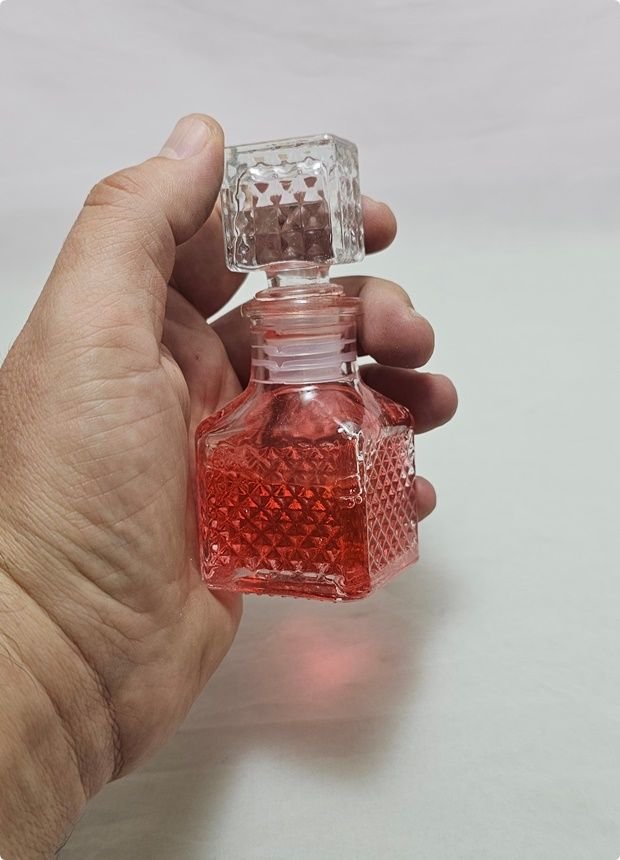 50 cc Kare Kristal Kapaklı Dikdörtgen Cam Şişe