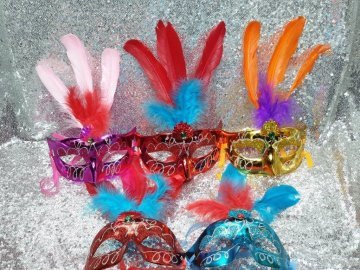 Karışık tüylü karnaval maske