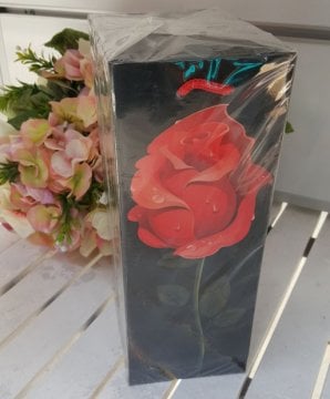 Bileklik Siyah zeminde ,Kırmızı Karton Çanta İpli Paket :