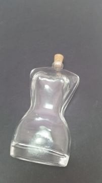 Kadın vücudu şişe