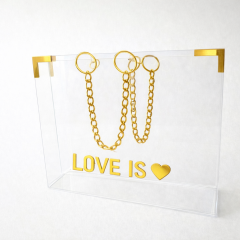 Zincirli şeffaf pleksi çiçek çantası