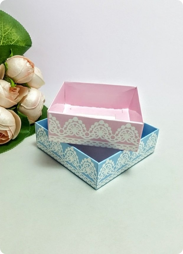 50 li 8x8x3 cm Altı Karton (Dantel Desenli) DEmonte Asetat Kapaklı Kutu