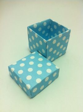 Puantiyeli Küp Karton Kutu 5x5x5 cm