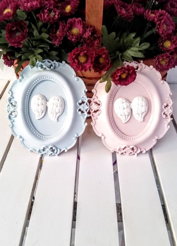 Oval Taş Çerçeve İçinde Melek Kanadı