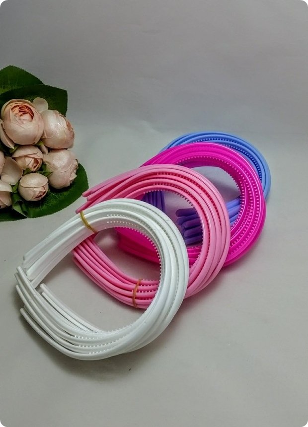 12 Li Plastik Boş Renkli Taç