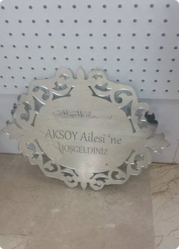 İsim Yazılı  Lazer kesim Pleksi Ayna Kapı Süsü (30 Cm)