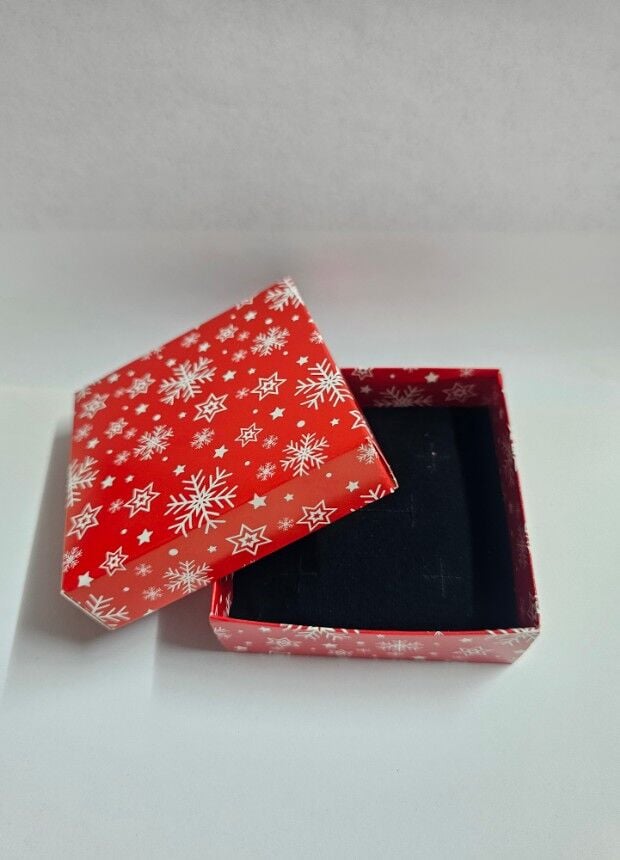 24 Lu (8x8x3 Cm) İçi Süngerli Kar Desenli Kırmızı Karton Bilezik Takı Kutuları