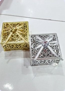 12 Li 5,5 cm İşli Kare Kutu